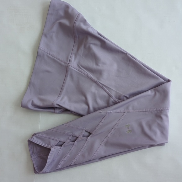 Under Armour Heat Gear Compression Cut Out Capri Cropped Yoga Leggings - Picture 1 of 16